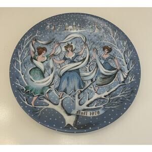 Haviland Limoges The 12 Days of Christmas Plate Nine Ladies Dancing 1978 Signed